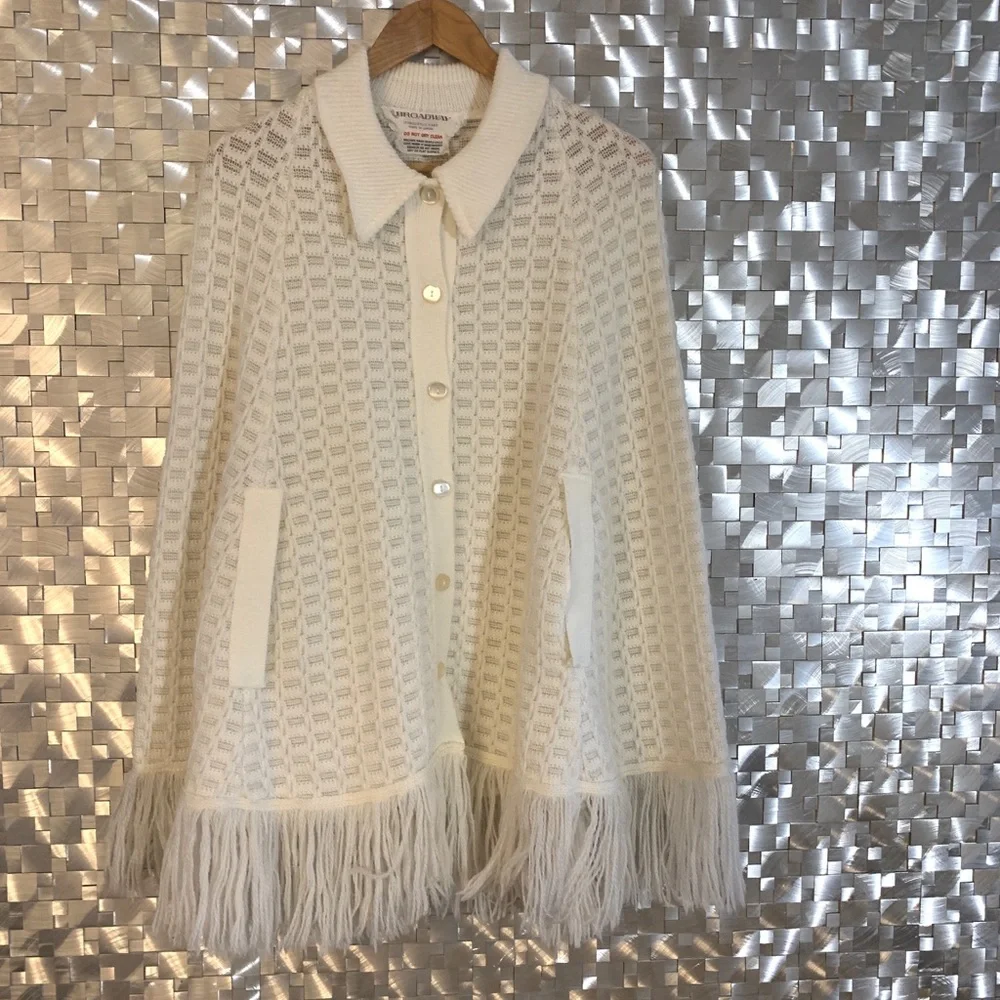 Vintage Ecru Button Front Poncho EUC Hand Slits - Picture 4 of 7